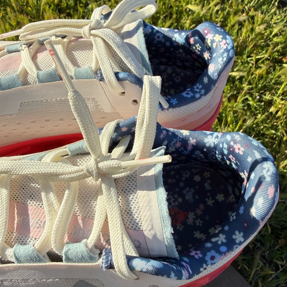 FP Movement x On Cloudmonster Sneakers - Picture 5 of 14